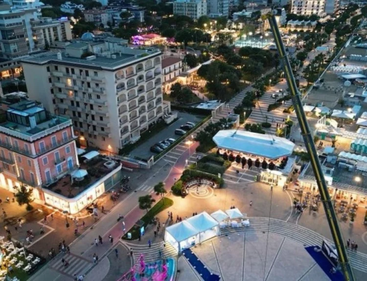 Dinner in the Sky a Roma, ultimi giorni per prenotare