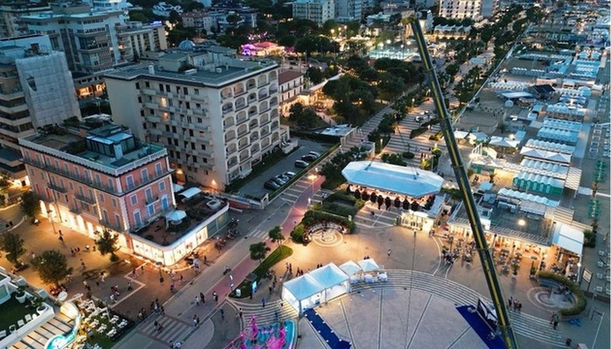 Dinner in the Sky a Roma, ultimi giorni per prenotare
