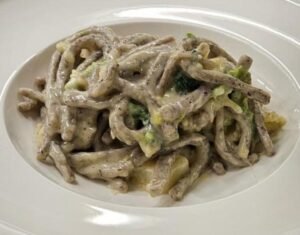 Pizzoccheri della Valtellina, il 1862 Ristorante della Posta conquista Joe Bastianich con la ricetta dello chef Matteo Zen
