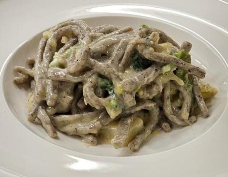 Pizzoccheri della Valtellina, il 1862 Ristorante della Posta conquista Joe Bastianich con la ricetta dello chef Matteo Zen