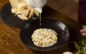 World Pasta Day, all’Osteria Favorita Emilia e Umbria si incontrano nella pasta fatta a mano