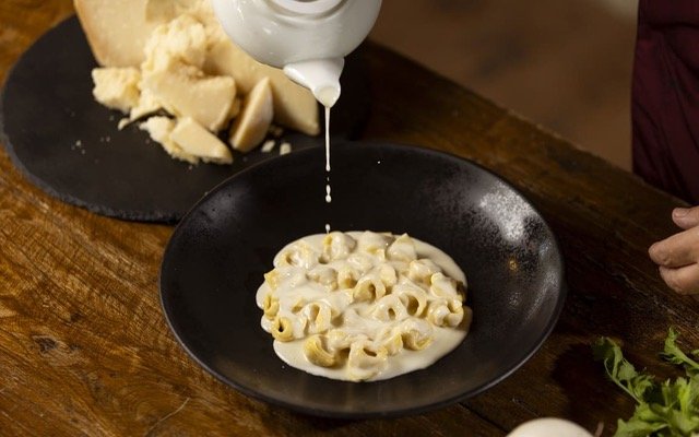 World Pasta Day, all’Osteria Favorita Emilia e Umbria si incontrano nella pasta fatta a mano