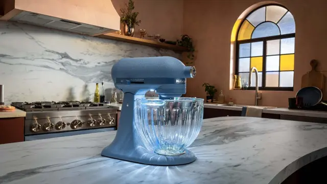 KitchenAid Luminaire, la planetaria che illumina la cucina: ecco cosa la rende speciale